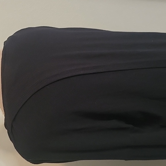 H by Bordeaux, Size M, Open Back Long Sleeved Black Top - Picture 5 of 8